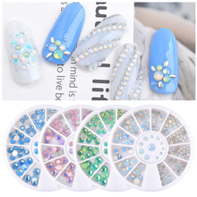 Nail Opal Rhinestones in Wheel