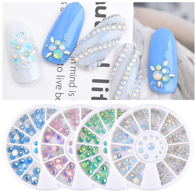 Nail Opal Rhinestones in Wheel