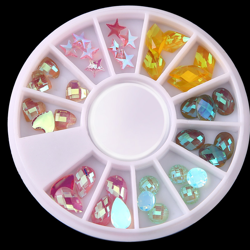 Nail Art Rhinestone in Wheel