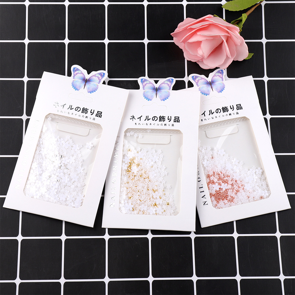 Fashion Resin Little White Flower Mini Steel Ball Mixed Decoration